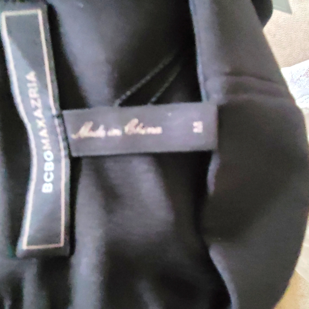 BCBG "Emelya" Cold Shoulder Peplum Top NWT - Picture 5 of 5